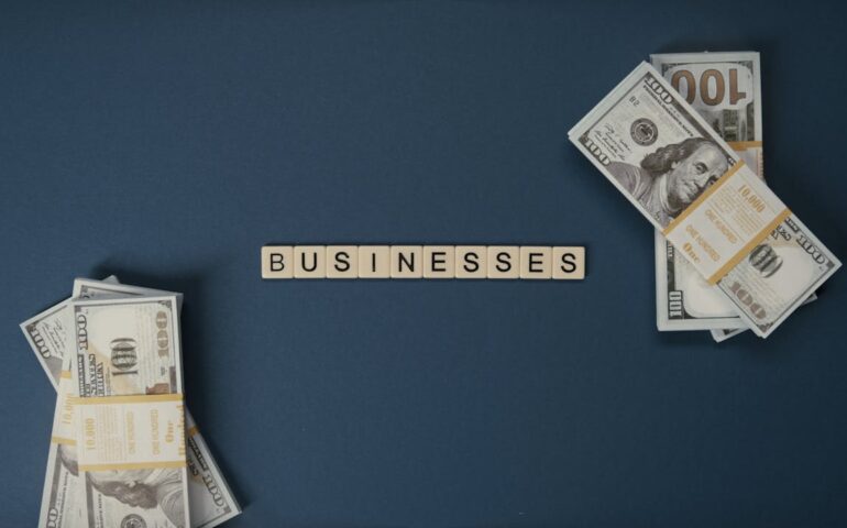 Business Loans vs Invoice Financing