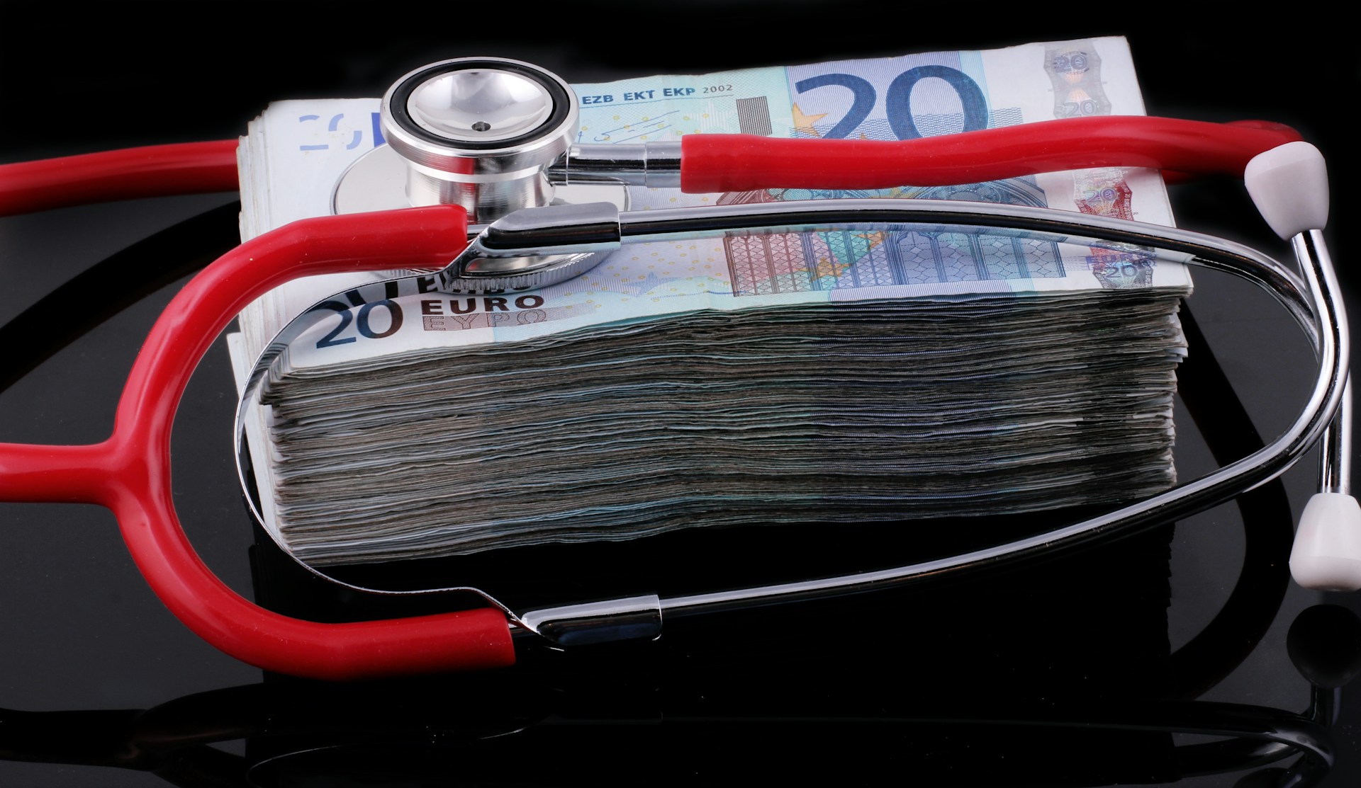 Medical Billing vs Standard Invoicing Why Healthcare Finance Works Differently